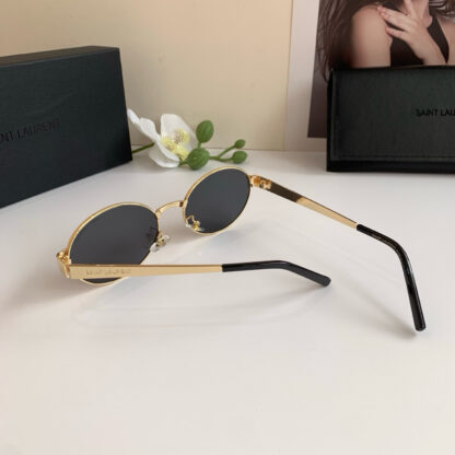 Yves Saint Laurent fashion sunglasses - Image 7