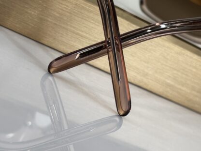 Yves Saint Laurent fashion sunglasses - Image 7