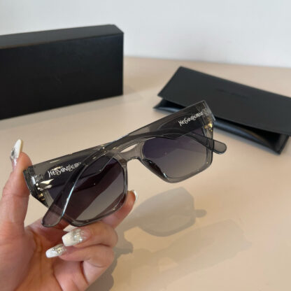 Yves Saint Laurent fashion sunglasses - Image 7