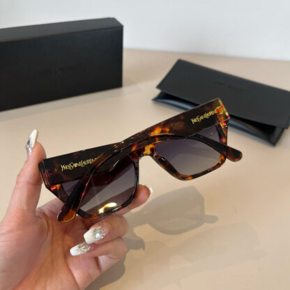 Yves Saint Laurent fashion sunglasses - Image 8