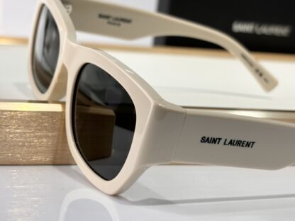 Yves Saint Laurent fashion sunglasses - Image 7