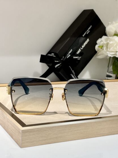 Yves Saint Laurent fashion sunglasses - Image 7