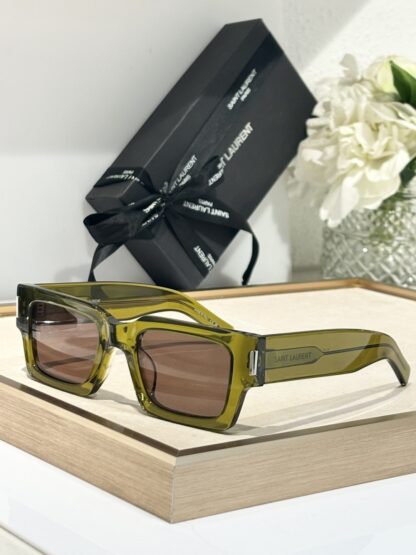 Yves Saint Laurent fashion sunglasses - Image 6