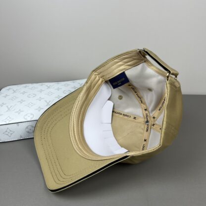 Louis Vuitton versatile fashion baseball cap - Image 7