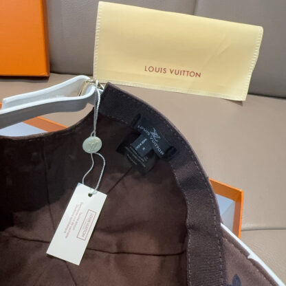 Louis Vuitton versatile fashion baseball cap - Image 7