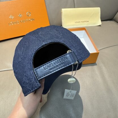 Louis Vuitton large logo embossed baseball cap - Image 7