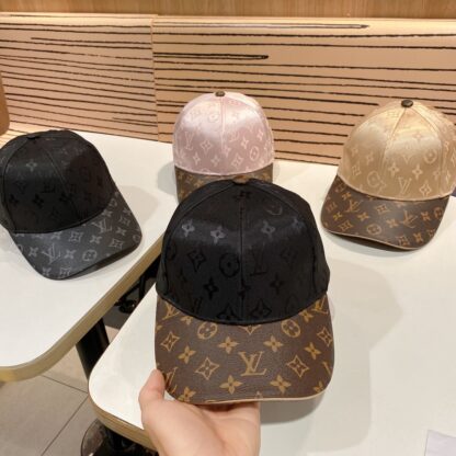 Louis Vuitton Korean version of the new British sports baseball cap - Image 7