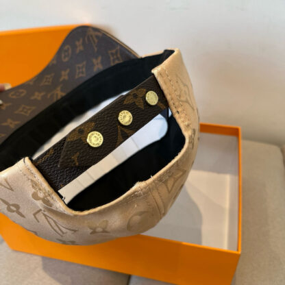 Louis Vuitton Korean version of the new British sports baseball cap - Image 7
