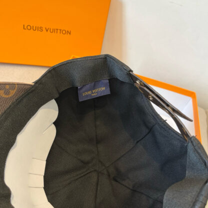 Louis Vuitton Korean version of the new British sports baseball cap - Image 7