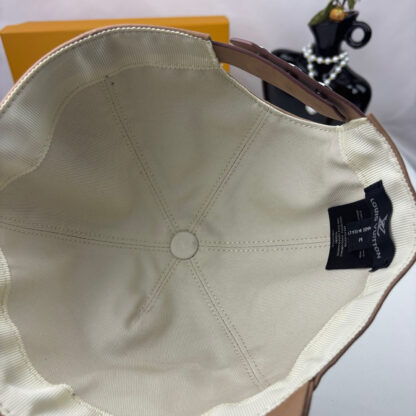 Louis Vuitton leather baseball cap - Image 7
