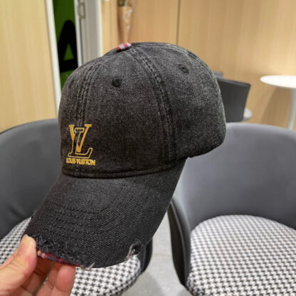 Louis Vuitton leather baseball cap - Image 7
