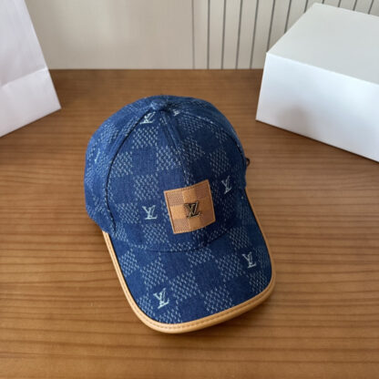 Louis Vuitton lightweight breathable baseball cap for men and women - Image 7