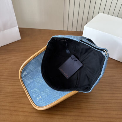 Louis Vuitton lightweight breathable baseball cap for men and women - Image 7