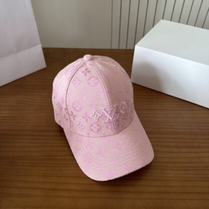 Louis Vuitton lightweight breathable baseball cap for men and women - Image 7