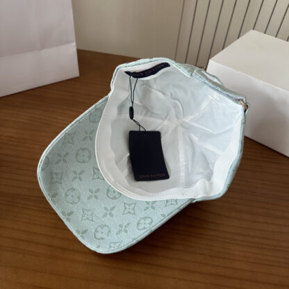 Louis Vuitton lightweight breathable baseball cap for men and women - Image 7