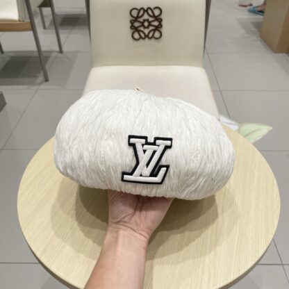 Louis Vuitton Japanese retro simple versatile pleated beret flat cap - Image 7