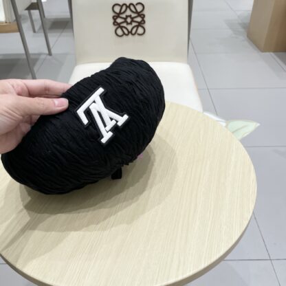 Louis Vuitton Japanese retro simple versatile pleated beret flat cap - Image 7