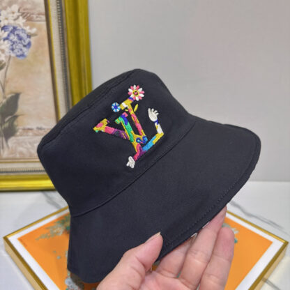 Louis Vuitton double-sided bucket hat - Image 7