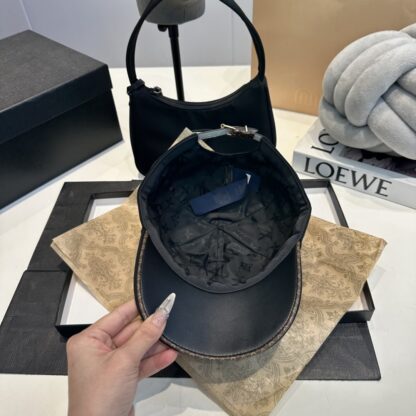 Louis Vuitton jacquard craftsmanship depicts the full-body Monogram pattern baseball cap - Image 7