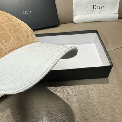 Dior stylish breathable simple baseball cap - Image 8