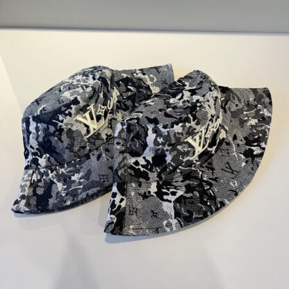 Louis Vuitton Unisex Bucket Hat - Image 7