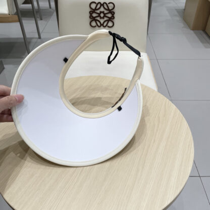 Louis Vuitton summer new men's and women's sun hats - Image 7