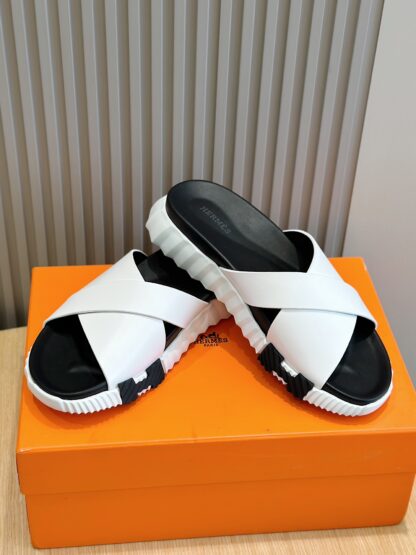 Hermès White Men's Cross Ultra Light Comfort Slippers - Image 7
