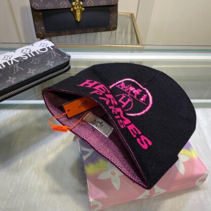 Hermès Warm Wool Knitted Hat - Image 3