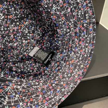 Chanel double-sided embroidered bucket hat - Image 7