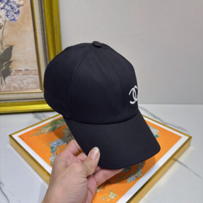 Chanel high-end baseball cap - Image 7