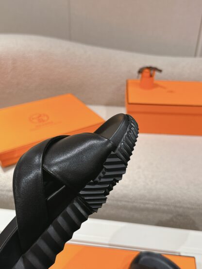 Hermes black soft and comfortable casual cross-slippers - Image 7