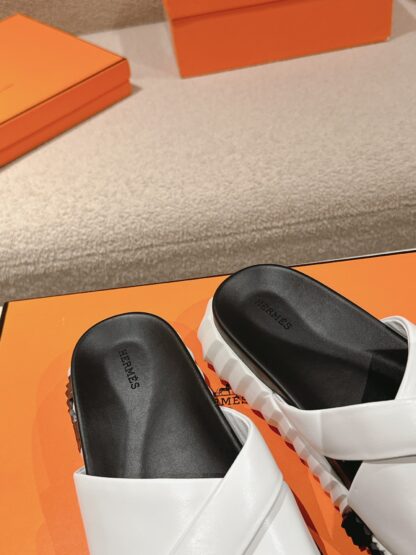 Hermes white and black color matching soft and comfortable casual cross-over slippers - Image 7