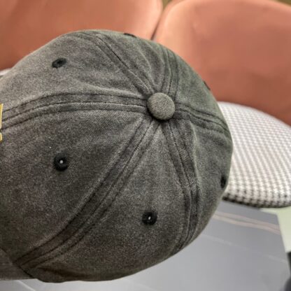 Fendi simple versatile baseball cap - Image 8