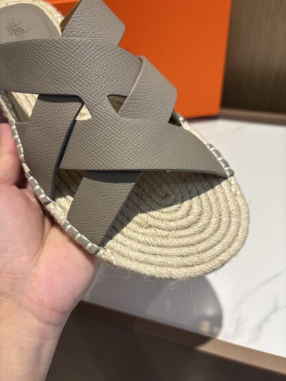 Hermès men's versatile, comfortable, non-slip gray casual slippers - Image 7