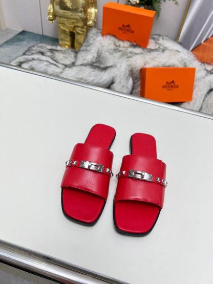 Hermès new spring and summer red flat sandals with a heel height of 1cm - Image 7