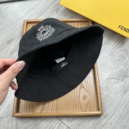 Fendi printed double embroidered bucket hat - Image 8