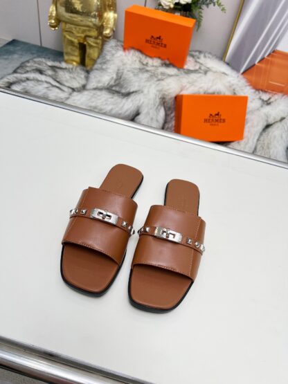 Hermès Spring/Summer new dark brown flat sandals with 1cm heel height - Image 7