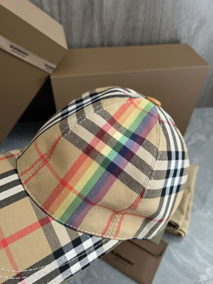 Burberry simple fashion casual baseball cap - Image 8