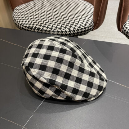 Prada retro face-enhancing small beret - Image 4