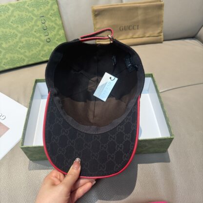 Gucci baseball cap for men and women - Image 7