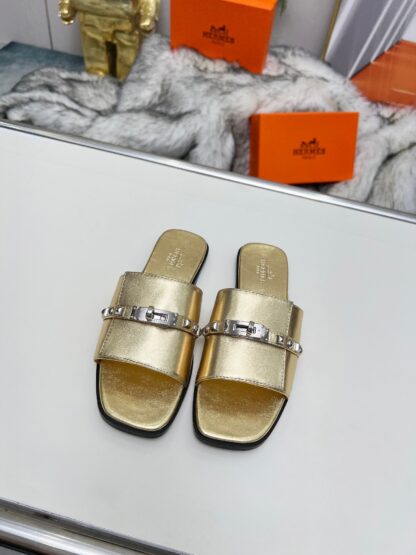 Hermès Spring and Summer new gold and silver buckle flat sandals, heel height 1cm - Image 7