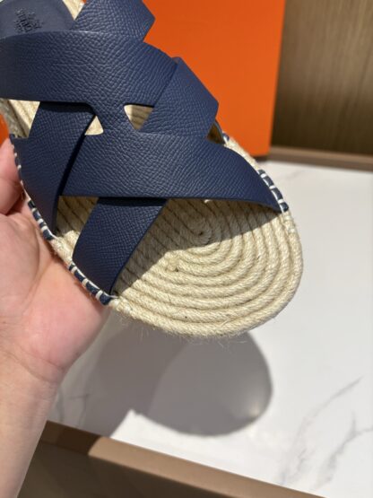 Hermès men's versatile, comfortable, non-slip dark blue casual slippers - Image 7