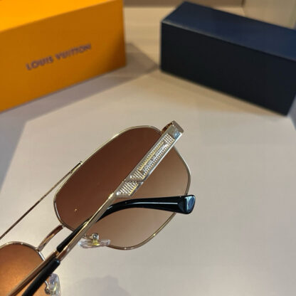 LOUIS VUITTON Fashion Sunglasses - Image 8