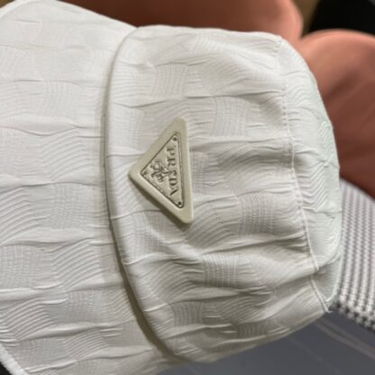 Prada's new spring and summer sunshade bucket hat - Image 7