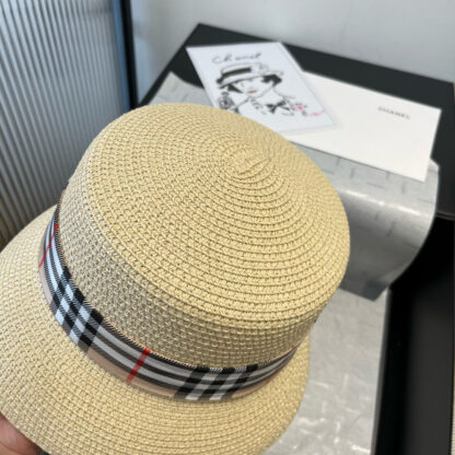 Burberry Bucket Hat Sunshade - Image 8