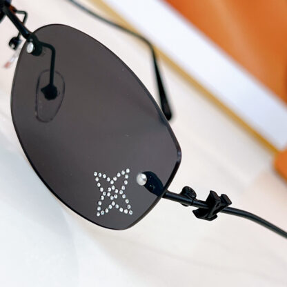 LOUIS VUITTON Fashion Sunglasses - Image 8