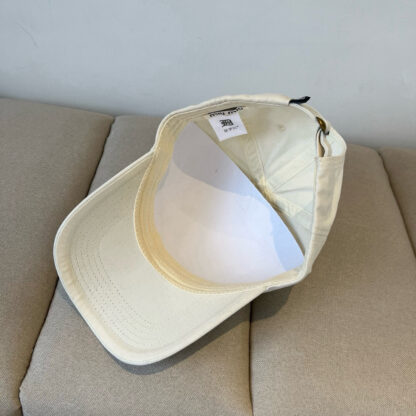 Miu Miu simple baseball cap - Image 9
