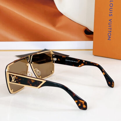 LOUIS VUITTON Fashion Sunglasses - Image 8
