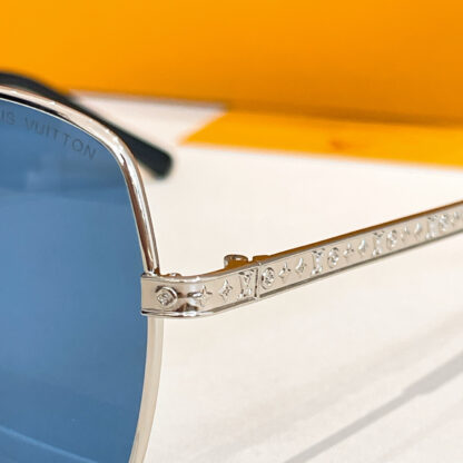LOUIS VUITTON Fashion Sunglasses - Image 8