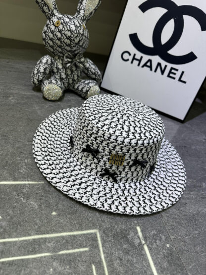 Miu Miu Exquisite Trend Flat Cap - Image 8